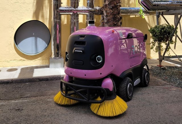 case_study_autonomics_tech_outdoors_sweeper