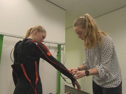 Studying safer football movement and motor learning with Xsens