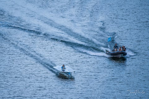 Técnico Solar Boat: Hydrofoil control using Xsens MTi-G-710