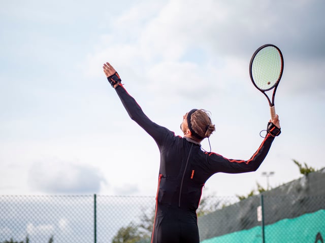 Tennis player wearing Xsens Link